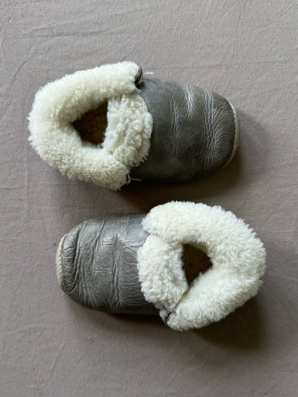 Hey folks Baby Sheepskin Lined Leather Slippers